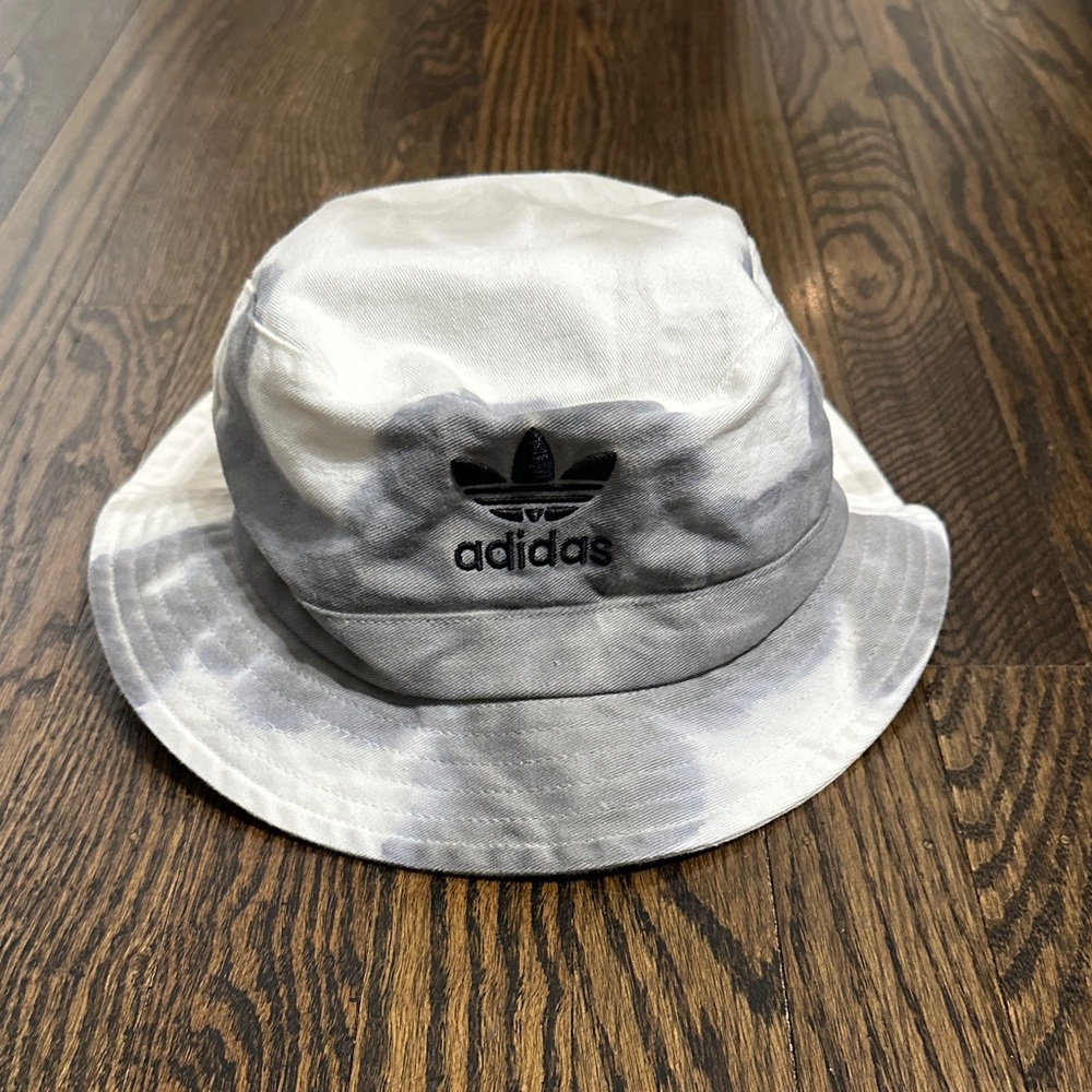 Adidas Two-Tone Gray Bucket Hat